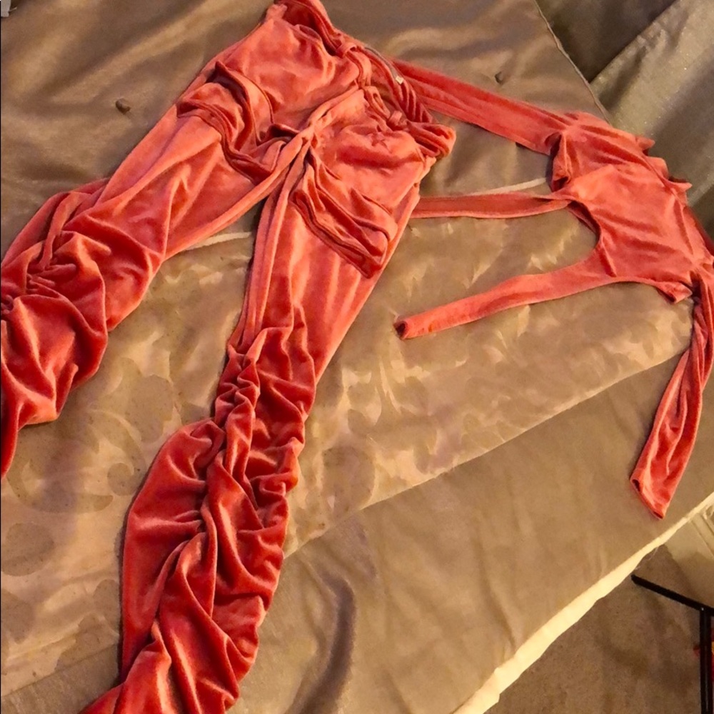 GSUWOO 2 piece. SMALL AND WORN ONCE! STRETCHY!!!